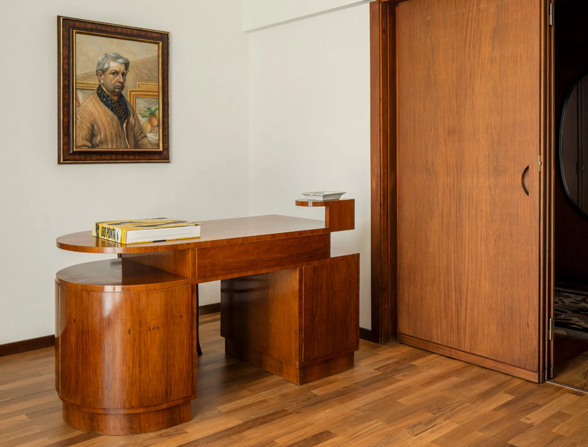 Casa Gregotti Bureau